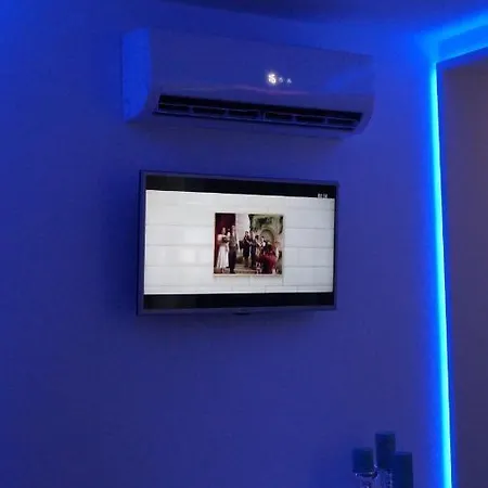 Lägenhet Beautiful With Air Conditioning, Balcony And Underground Garage *