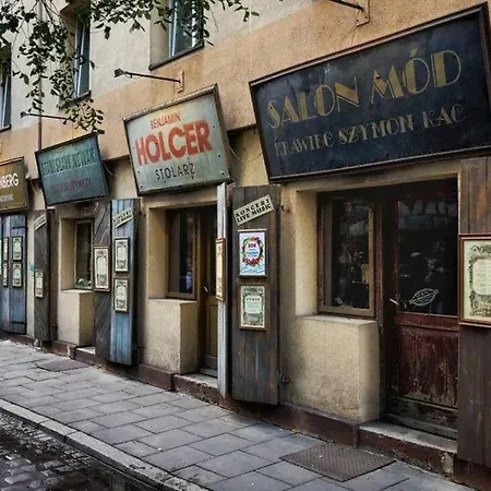 Beautiful With Air Conditioning, Balcony And Underground Garage * Krakow