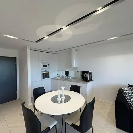 Beautiful With Air Conditioning, Balcony And Underground Garage Daire *