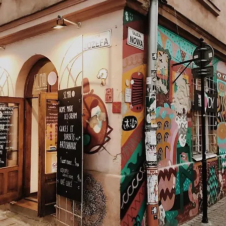Beautiful With Air Conditioning, Balcony And Underground Garage Apartment Krakau