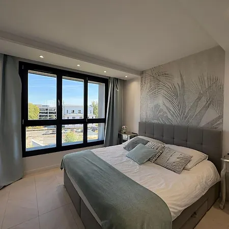 Beautiful With Air Conditioning, Balcony And Underground Garage Krakau